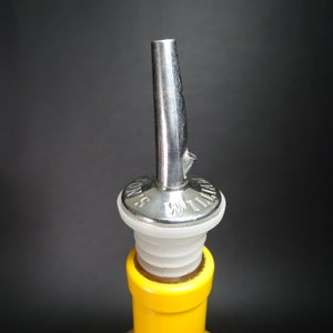 WILLIAM LAWSON'S | Silver metal spout for the William LAWSON 'S Scottish whiskey brand | Barware 1990