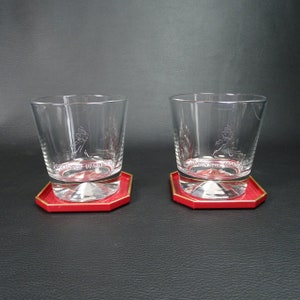 JOHNNIE WALKER | 2 grands  verres a Whisky gravés en relief pour la marque  de whisky écossais Johnnie WALKER