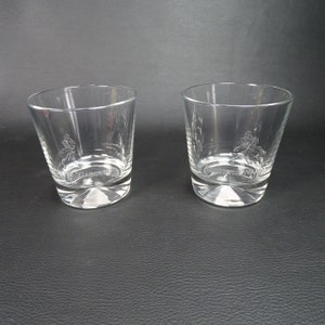 JOHNNIE WALKER | 2 grands  verres a Whisky gravés en relief pour la marque  de whisky écossais Johnnie WALKER