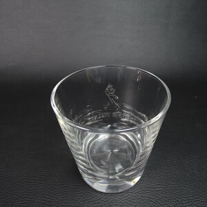 JOHNNIE WALKER | 2 grands  verres a Whisky gravés en relief pour la marque  de whisky écossais Johnnie WALKER