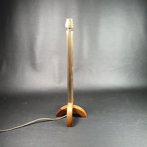 ART DECO | Old electrified Art Deco style gilt brass column lamp base with B22 socket | Foot in 2 wooden arches | Lighting 1930
