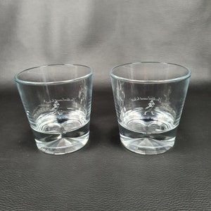 JOHNNIE WALKER | 2 grands  verres a Whisky gravés pour la marque  de whisky écossais Johnnie WALKER