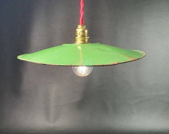 Old workshop lampshade in green enamel with white interior and its optional E14 golden brass socket | Vintage Made in France 1950