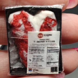 1:6 Raw Steak