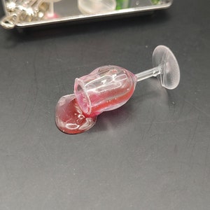 1:6 Spilled Drink