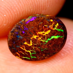 Opale Boulder Foudre, 1.88 carats Ovale, 100% naturelle origine Australie image 1