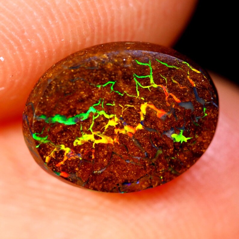 Opale Boulder Foudre, 1.88 carats Ovale, 100% naturelle origine Australie image 3