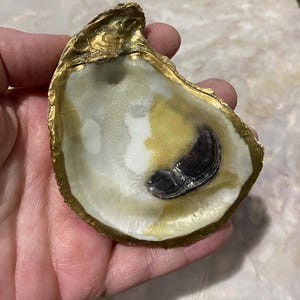 Oyster shells jewelry dish, bridesmaid gift, party favors, wedding favors, bridal gift, coastal theme, wedding, party favor