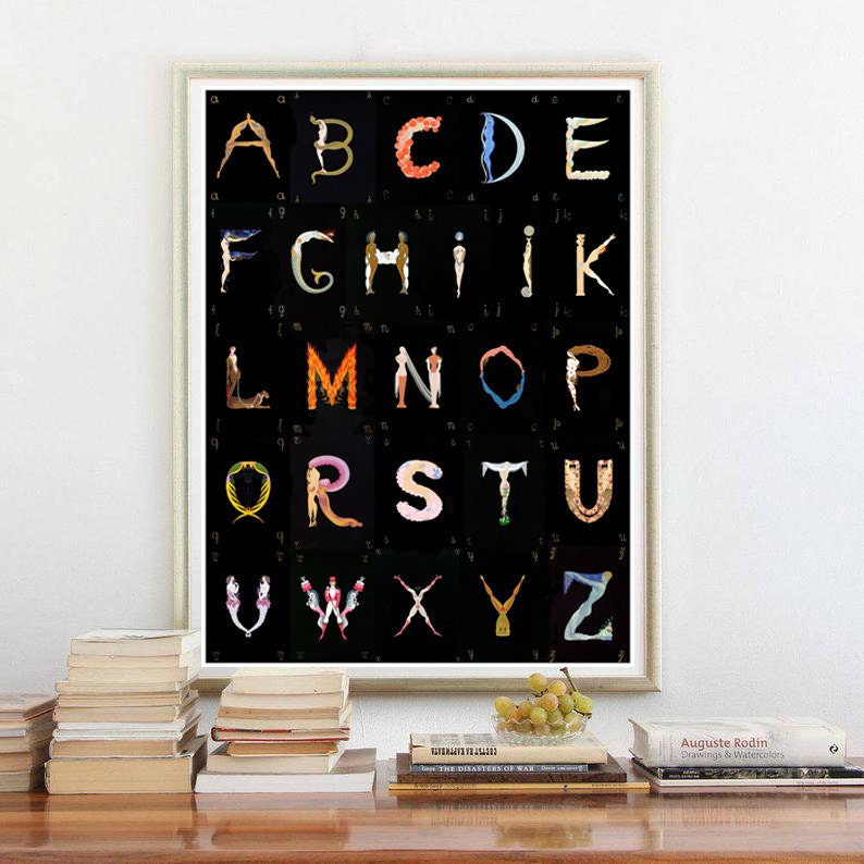 Peut inclure: Une affiche d'alphabet noir et blanc avec chaque lettre form&eacute;e par un groupe de personnes de diff&eacute;rentes couleurs. Les lettres sont dispos&eacute;es en grille.