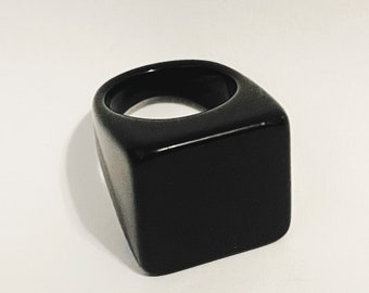 Black Square Bubble Ring Lucite Bubble Ring Groovy Ring Retro Ring Plastic Ring Acrylic Ring Size 6 Size 5 1/2 Groovy Mod Costume Jewelry