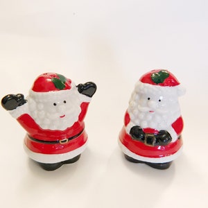 Christmas Salt and Pepper Shakers Santa Claus Salt and Pepper Shakers Christmas Vtg Holiday Kitsch 1998 Kitchen Dining Table Decor