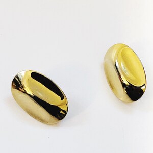Vintage Gold Tone Oval Clip-ons  Earrings 1990s 1980s Retro Clip On Earrings Vtg Jewelry Small Stud Button Costume Jewelry