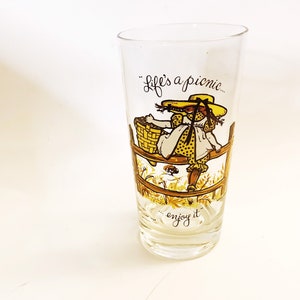 Vintage Holly Hobbie Glass Cup Tumblers Drinkware Drinking Glass Vintage Tall Glass 12 Oz. Water Collectible Barware Life&#39;s A Picnic Enjoy