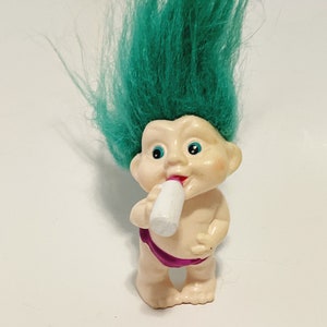 Bambola Troll vintage con capelli verdi: giocattolo retrò anni &#39;90