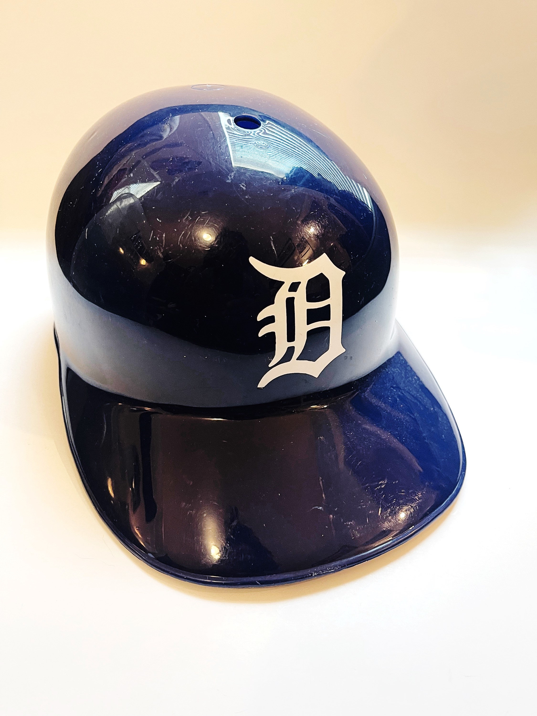 detroit tigers motorcycle helmet Vintage Detroit Tigers Plastic Batting Helmet: MLB Souvenir Display