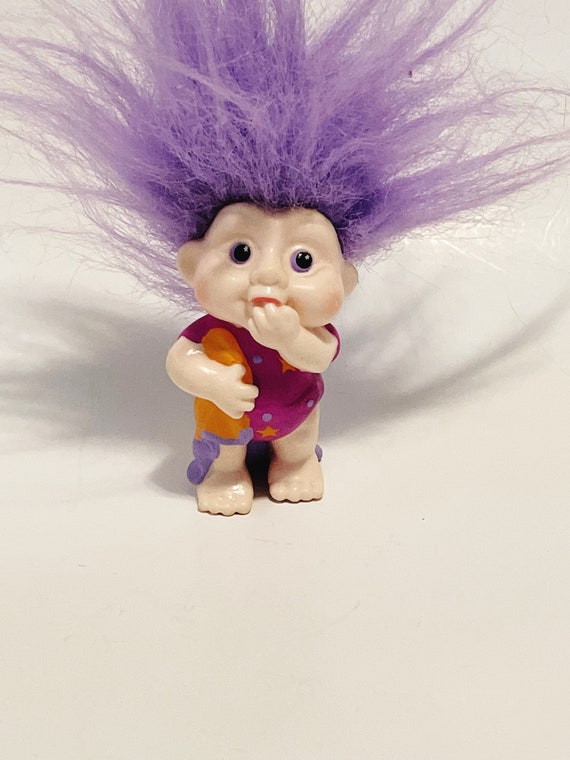 90年代のヴィンテージベビートロール人形：紫色の髪、パジャマ