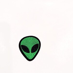 Green Alien Head Retro Patch Iron-on UFO Souvenir Extraterrestrial Outer Space Patches image 3