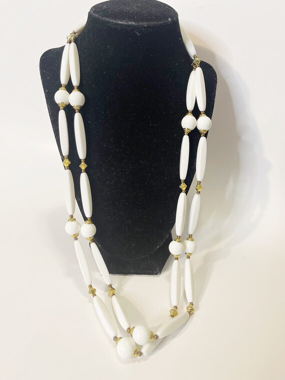 Vintage Double Strand White Beaded Necklace Round… - image 8