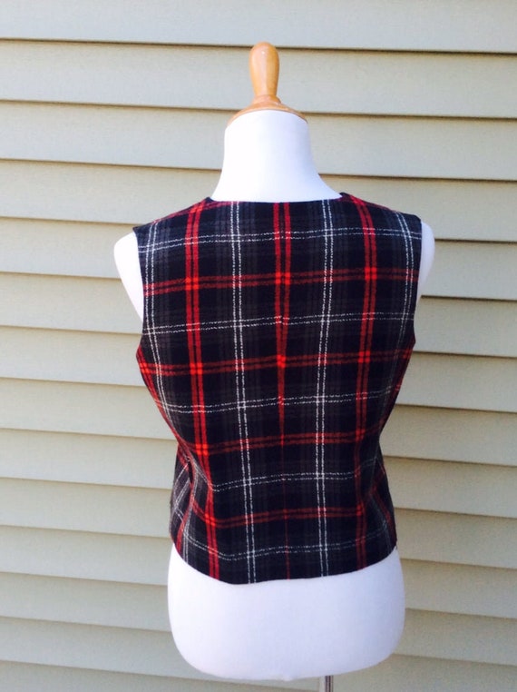 old beautiful pattern vest(red×black) Vintage Plaid Zip-up Vest: Red, Gray & Black - Petite Size 6
