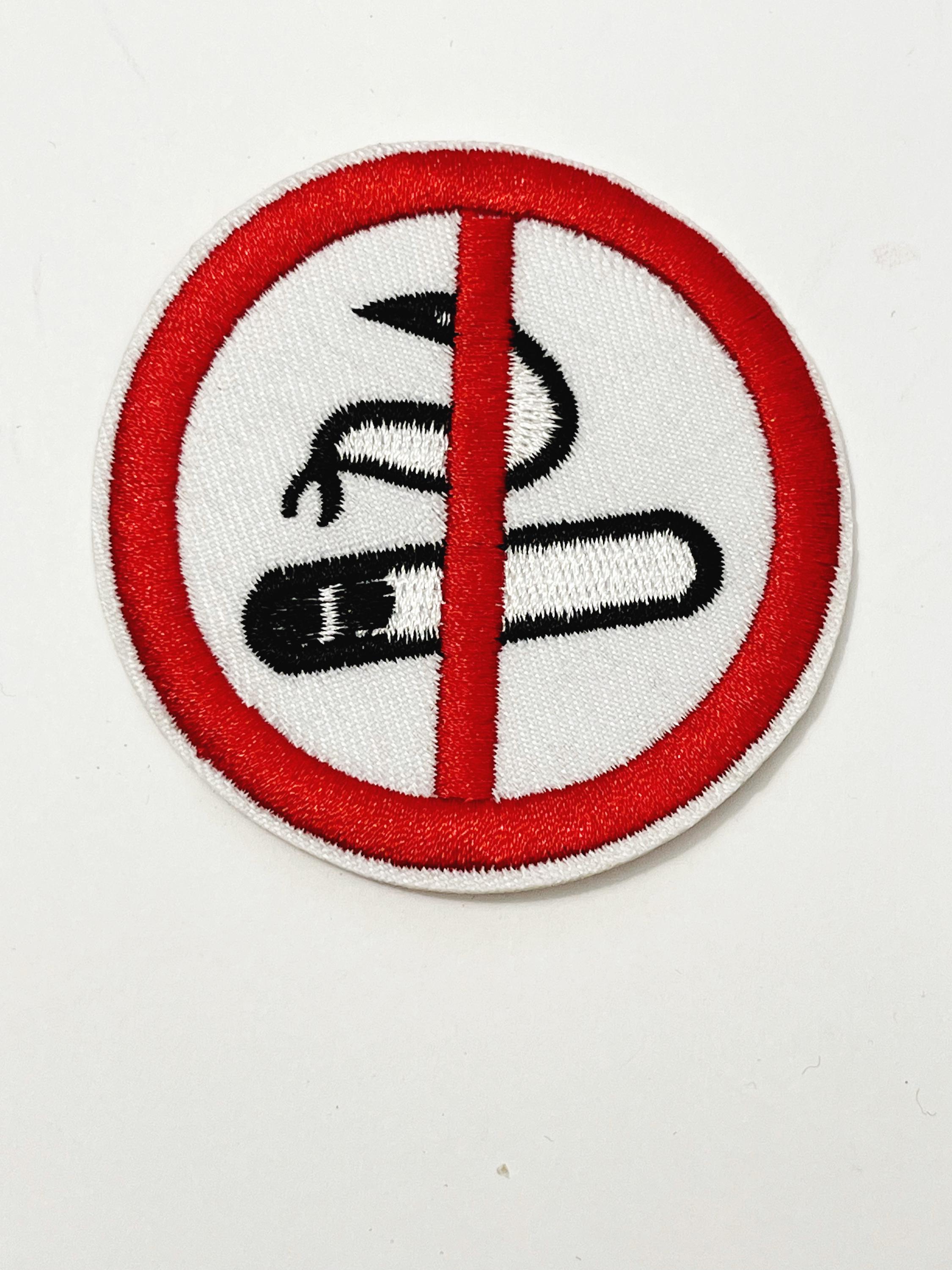 Toppa Ricamata Vietato Fumare (No Smoking) - Diametro 7,2 Cm - Termoadesiva O Da Cucire Per Abbigliamento E Borse - 4