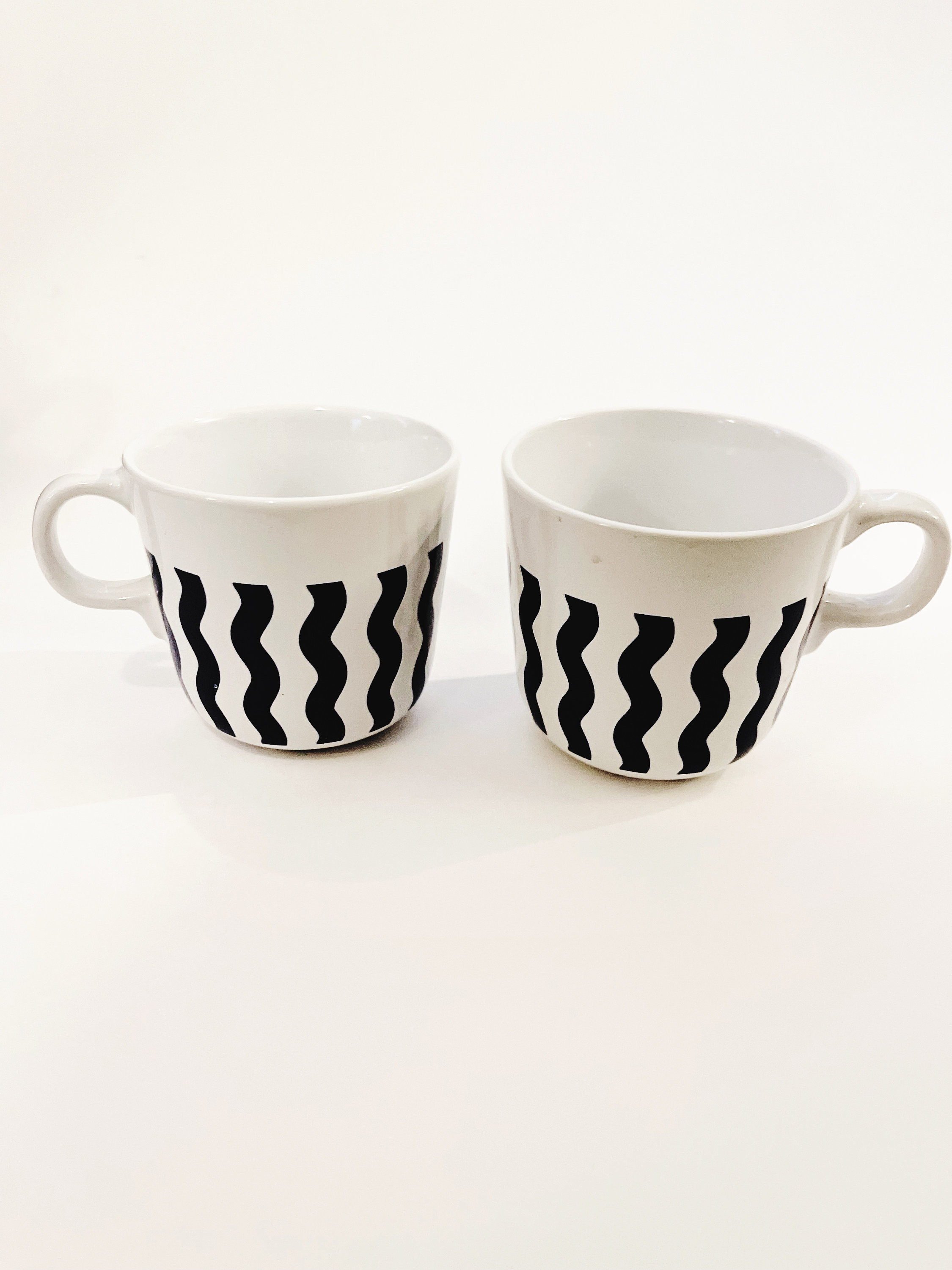 Vintage IKEA Espresso Tassen Set: Geometrische Schnörkel