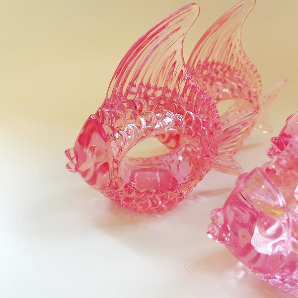Rond de serviette poisson rose fantaisie poisson rond de serviette en acrylique clair Lucite ange poisson serviette école de poisson ensemble de 4 poissons tropicaux