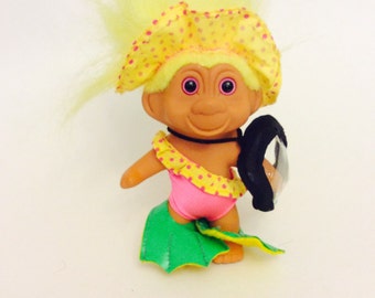 1991 TNT Troll Muñeca Pelo Amarillo Vintage 1990s Traje de baño Verano Natación Buceador Snorkeler Vacaciones Buena Suerte