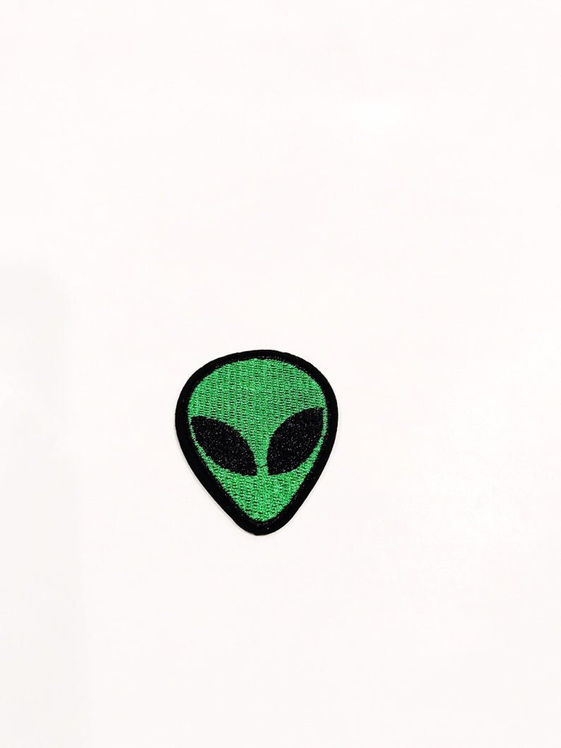 Green Alien Head Retro Parche Iron-on OVNI Souvenir Extraterrestre Parches del Espacio Exterior imagen 5