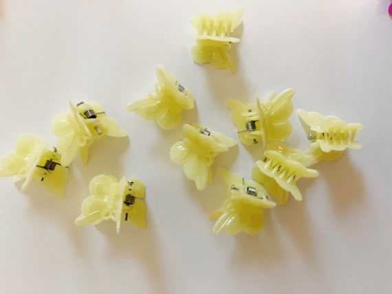 HAIR CLAW SMALL PALE YELLOW HAIR CLAW SMALL PALE YELLOW