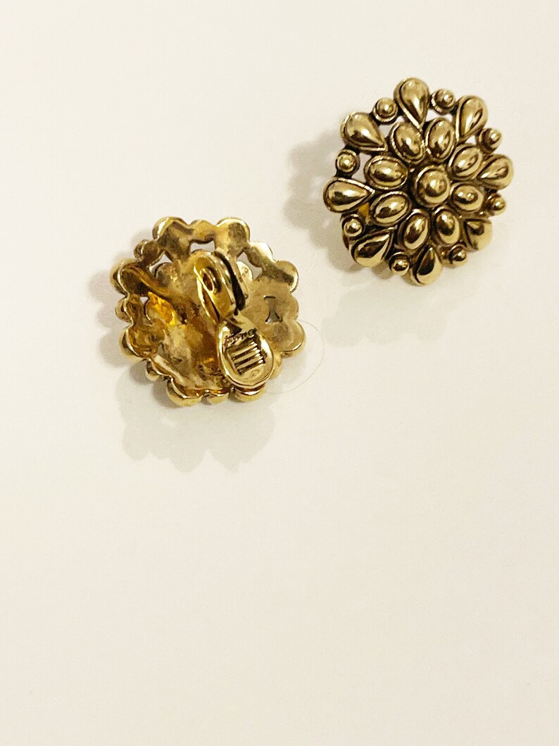 Vintage Napier Flower Clip On Earrings 1990s Gold Tone Napier Floral Clip-ons 90s Statement Earrings Vtg Napier Jewelry image 10