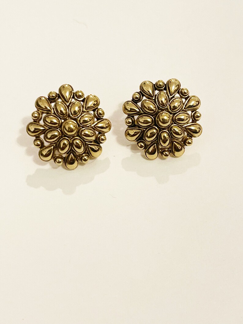 Vintage Napier Flower Clip On Earrings 1990s Gold Tone Napier Floral Clip-ons 90s Statement Earrings Vtg Napier Jewelry image 6