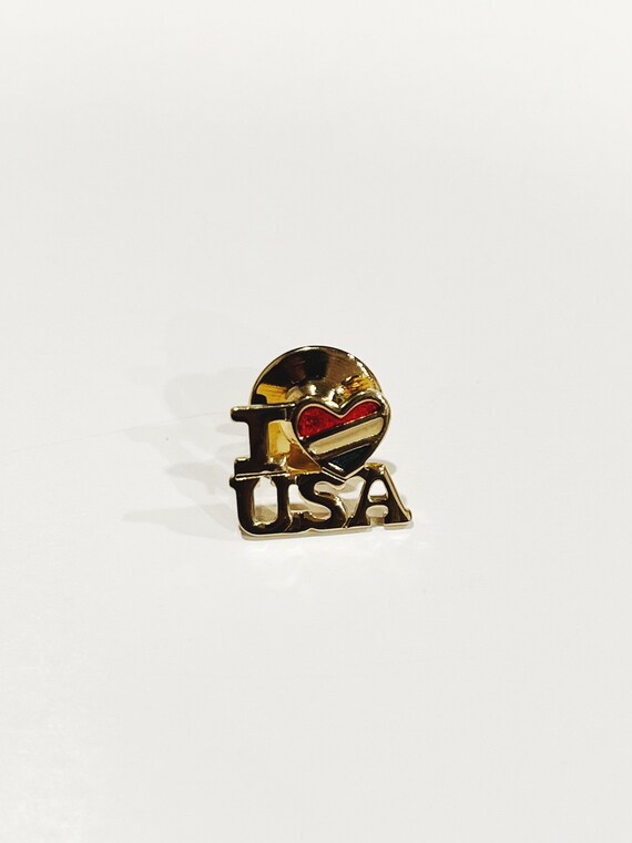 I Love USA Avon Lapel Pin 1990s Avon Pin USA Rainb