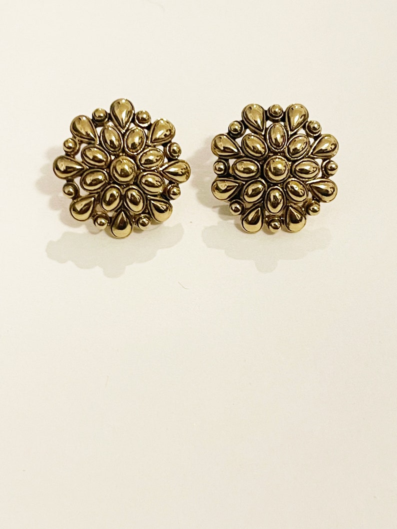 Vintage Napier Flower Clip On Earrings 1990s Gold Tone Napier Floral Clip-ons 90s Statement Earrings Vtg Napier Jewelry image 9