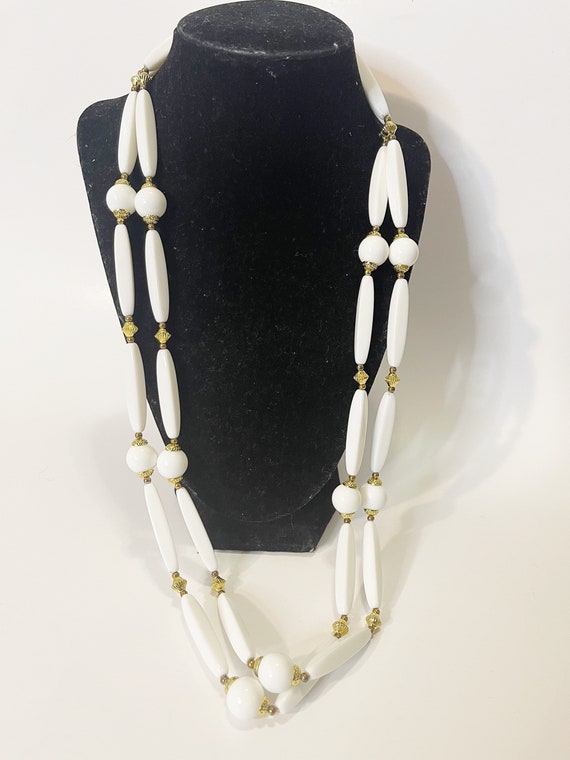 Vintage Double Strand White Beaded Necklace Round… - image 6