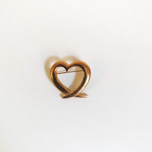 Vintage Gold-tone Heart Brooch Love Valentine's Day Lapel Pin Mother's Day Gift Costume Jewelry image 4