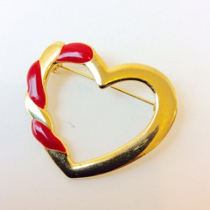 Vintage Red and Gold Heart Brooch Pin, Gold Tone Heart-Shaped Pins, Open Heart Valentine&#39;s Day Gift for Her Lapel Scarf Hat Accessory 1990&#39;s
