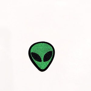 Green Alien Head Retro Parche Iron-on OVNI Souvenir Extraterrestre Parches del Espacio Exterior imagen 2