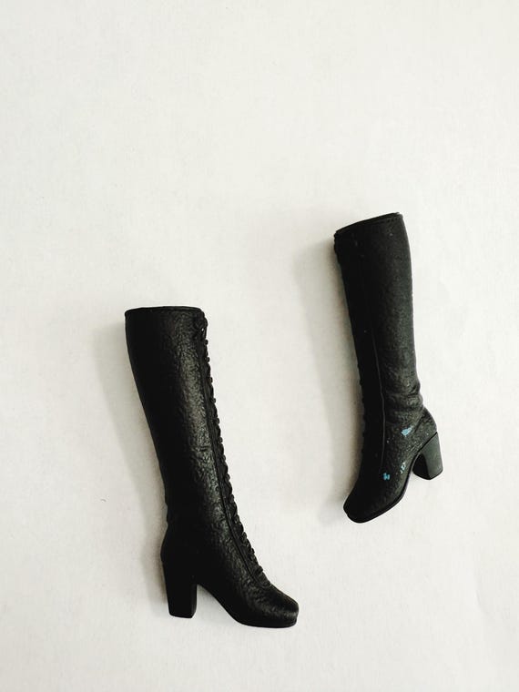 Botas negras hasta la rodilla: Zapatos para muñeca Barbie