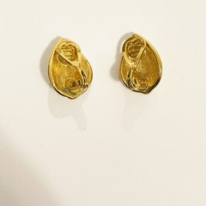 Vintage 1990s Monet Clip On Earrings Gold Tone Teardrop Clip-Ons Earrings Vtg Statement Earrings Gold Leaf Clip On Earrings image 8