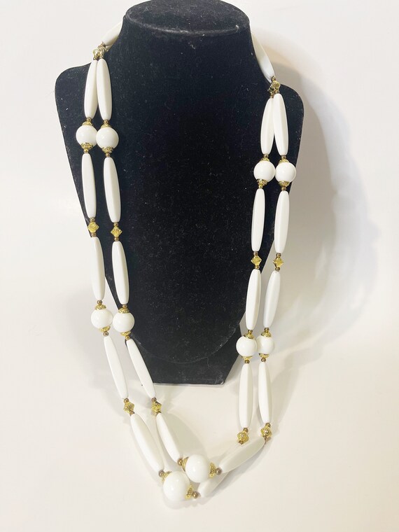 Vintage Double Strand White Beaded Necklace Round… - image 5