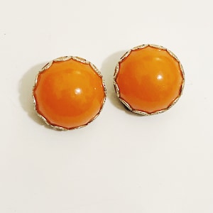 Vintage Orange and Gold Button Earrings Round Doom Clip On Earrings Circle Gold-tone Earrings Retro Stud Clip-ons 80s Earrings Costume