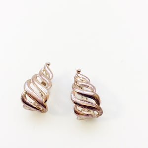 Vintage Napier Screw Back Clip On Silver Earrings, Ribbon Hoop Pattern Signed Designer Silver-tone  S Shaped Swoosh Ladder Hoop Earrings