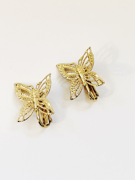 Vintage Gold Tone Filigree Butterfly Clip-ons Ear… - image 7