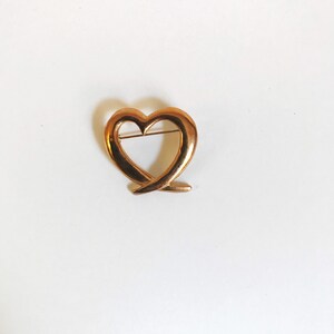 Vintage Gold-tone Heart Brooch Love Valentine's Day Lapel Pin Mother's Day Gift Costume Jewelry image 9