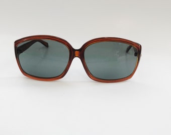 Oversized Square Sunglasses: 1990s Retro Brown Frame Eyewear