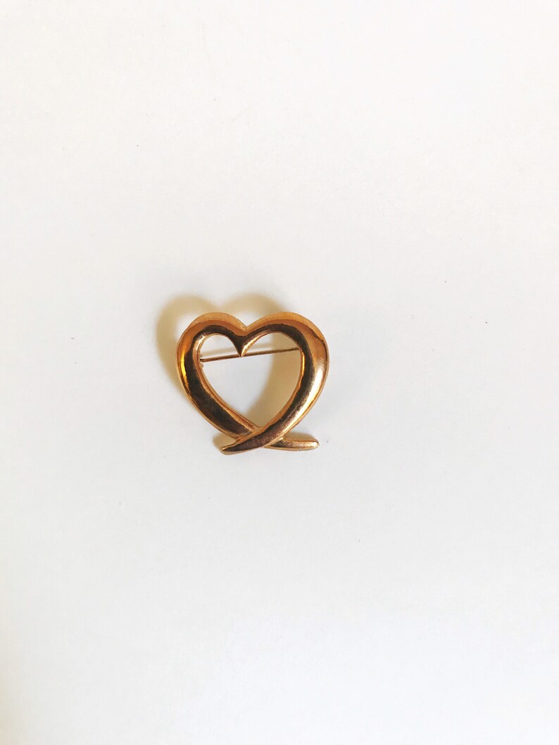 Vintage Gold-tone Heart Brooch Love Valentine's Day Lapel Pin Mother's Day Gift Costume Jewelry image 3