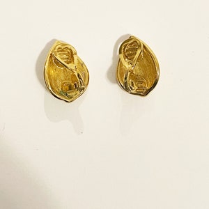 Vintage 1990s Monet Clip On Earrings Gold Tone Teardrop Clip-Ons Earrings Vtg Statement Earrings Gold Leaf Clip On Earrings image 4