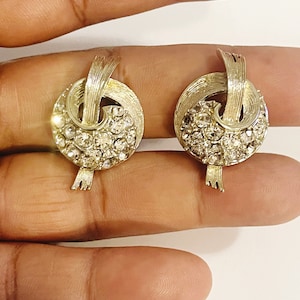 Vintage Lisner Rhinestones Clip Pendientes Gorgeous LISNER Firmado Clear Rhinestone Vintage Pendientes Bisutería
