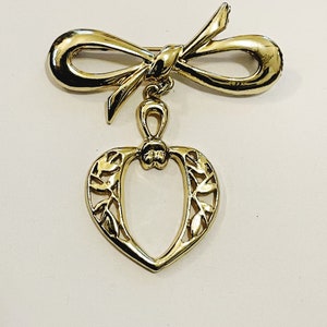 Vintage Ribbon Bow Dangle Heart Brooch Pin Gold Tone Metal Open Work Vintage Pin Vtg Brooch Pin Back Lapel Pin Holiday Pin
