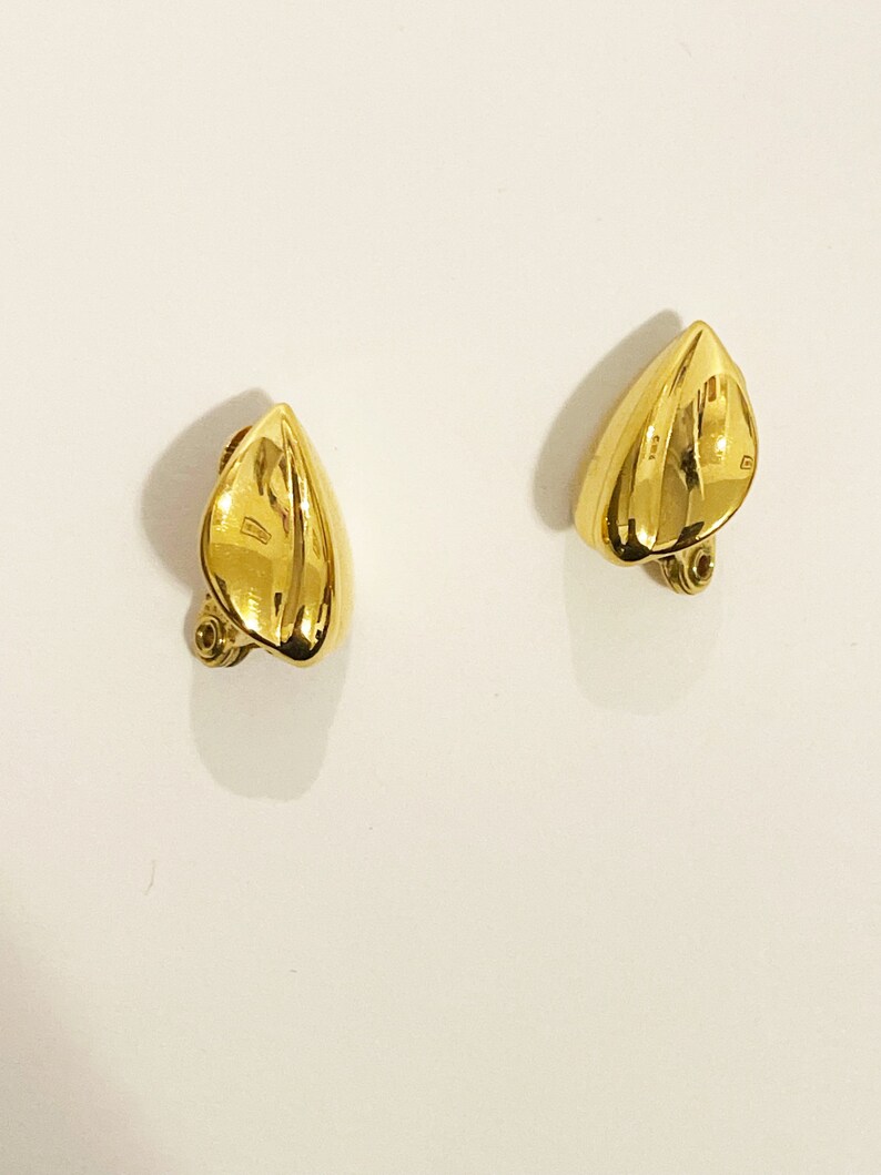 Vintage 1990s Monet Clip On Earrings Gold Tone Teardrop Clip-Ons Earrings Vtg Statement Earrings Gold Leaf Clip On Earrings image 10